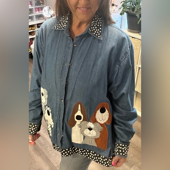 Appliquéd dog shirt - Picture 4 of 4